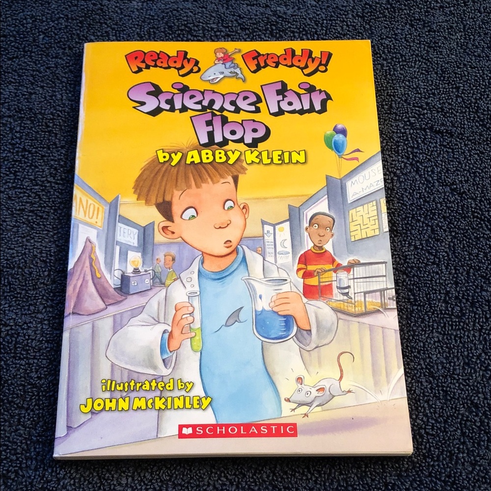 Scholastic Bright Yellow Ready, Freddy! Science Fair Flop Illustrated Cover